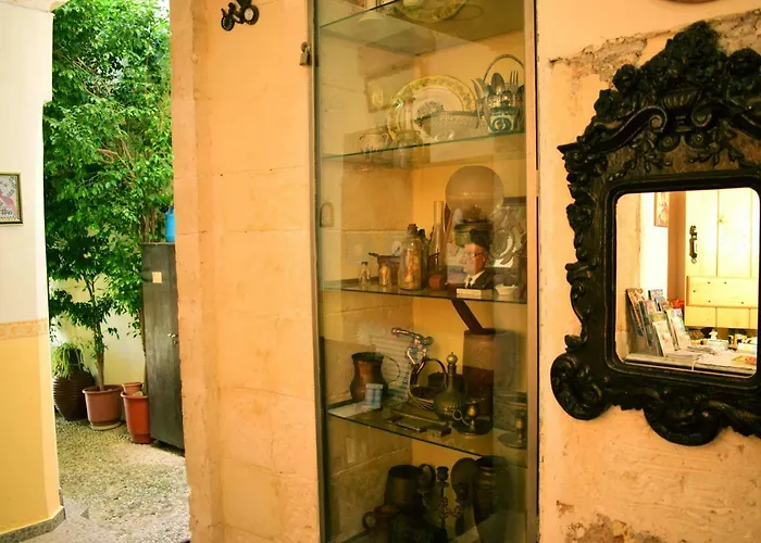 Stoa Rooms